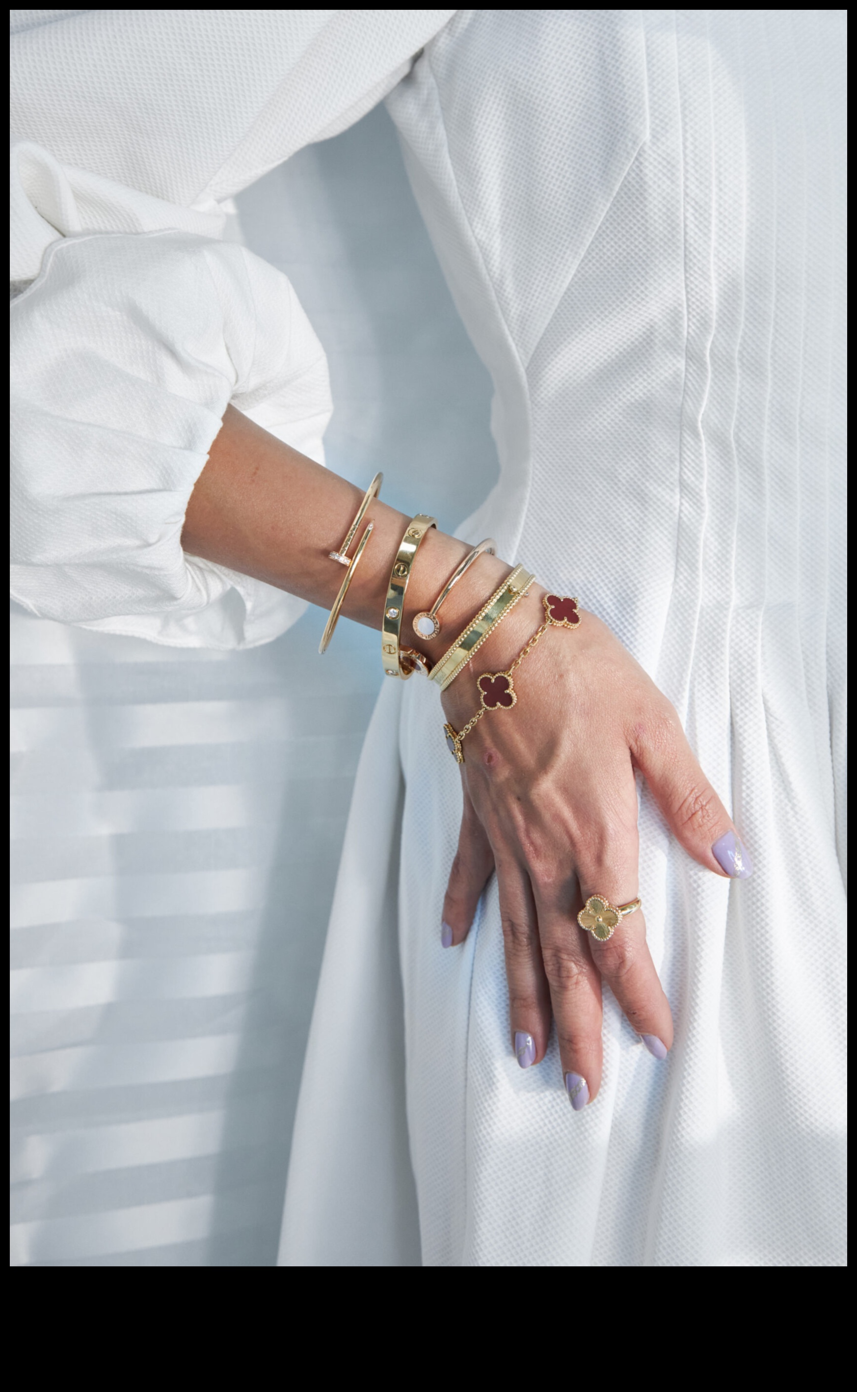 كنوز خالدة: تمتع بالأناقة مع خواتمنا الكلاسيكية