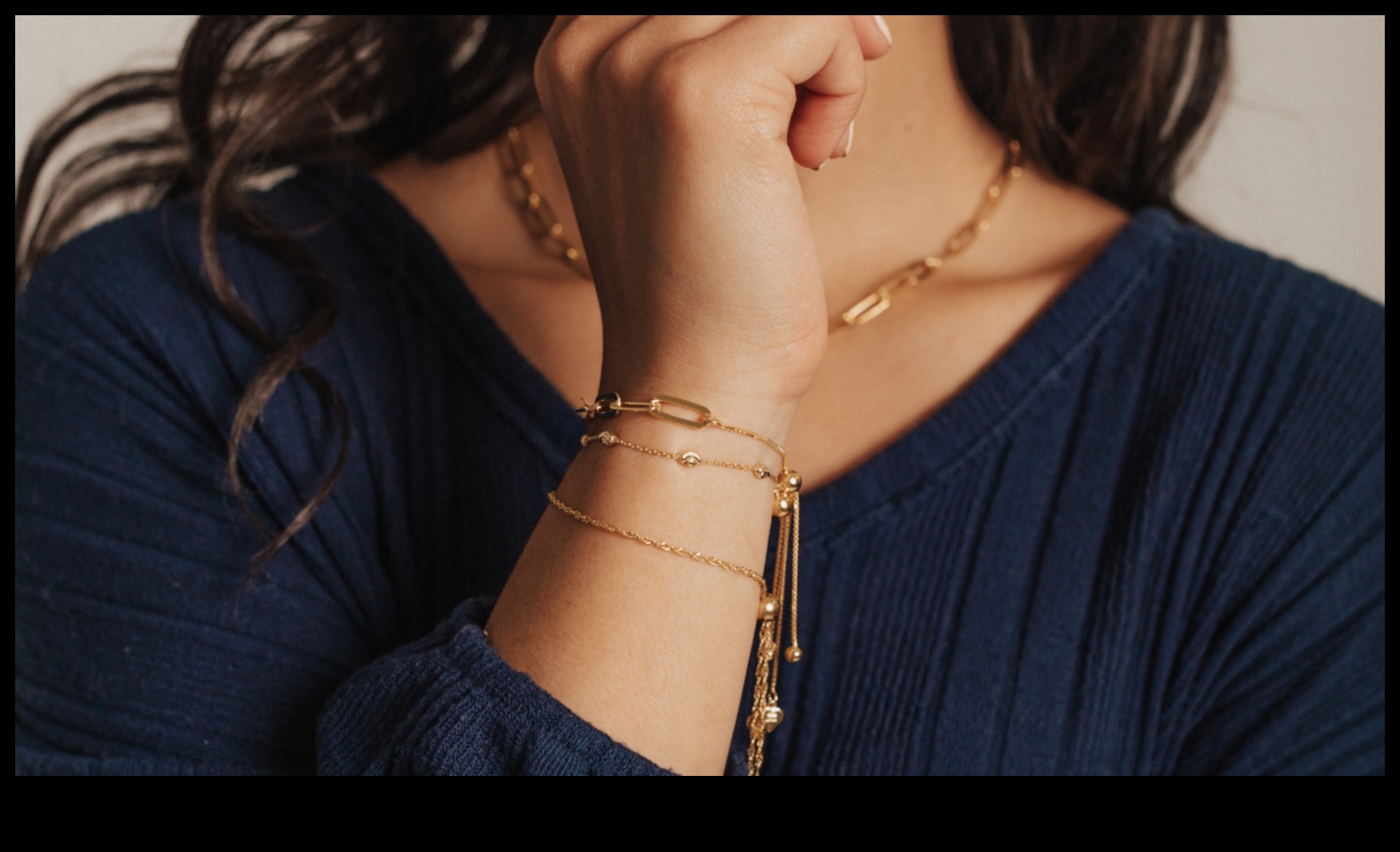 ثقة مشعة: أظهر أسلوبك مع الأساور العصرية