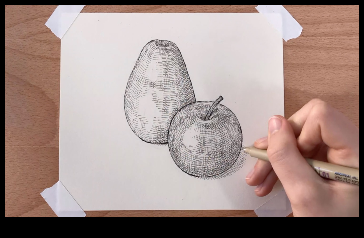 فن التظليل المتقاطع: تعزيز الملمس في الرسومات الملونة