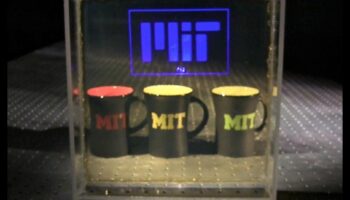 مواد العرض المبتكرة: تكنولوجيا النانو والشاشات الشفافة