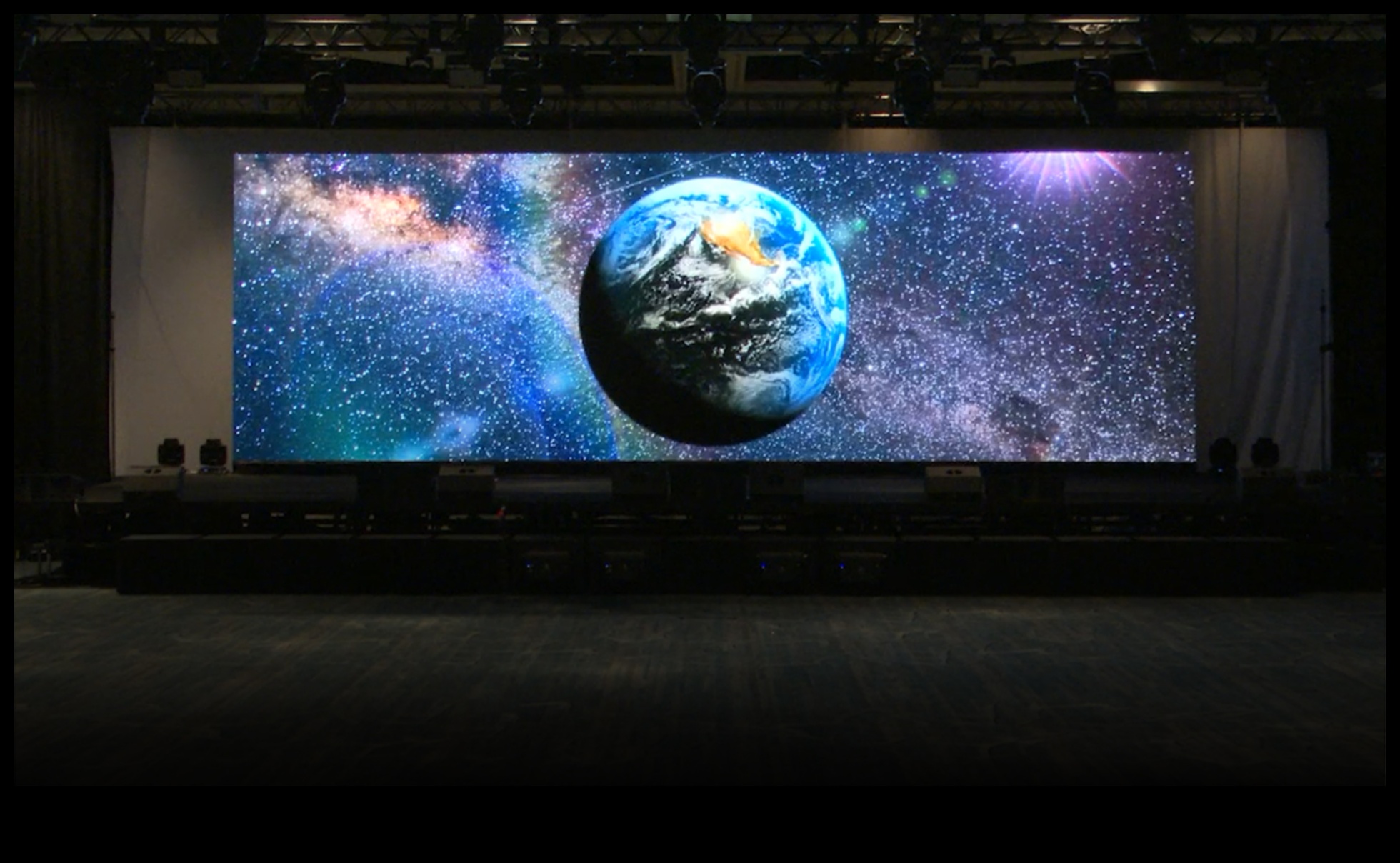 الكيمياء السمعية والبصرية: إلكترونيات لصياغة تجربة مكتبية غامرة