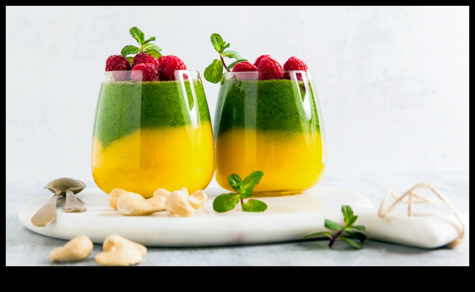 الحب متعدد الطبقات: عرض فن عصائر الفاكهة ذات الطبقات المثالية