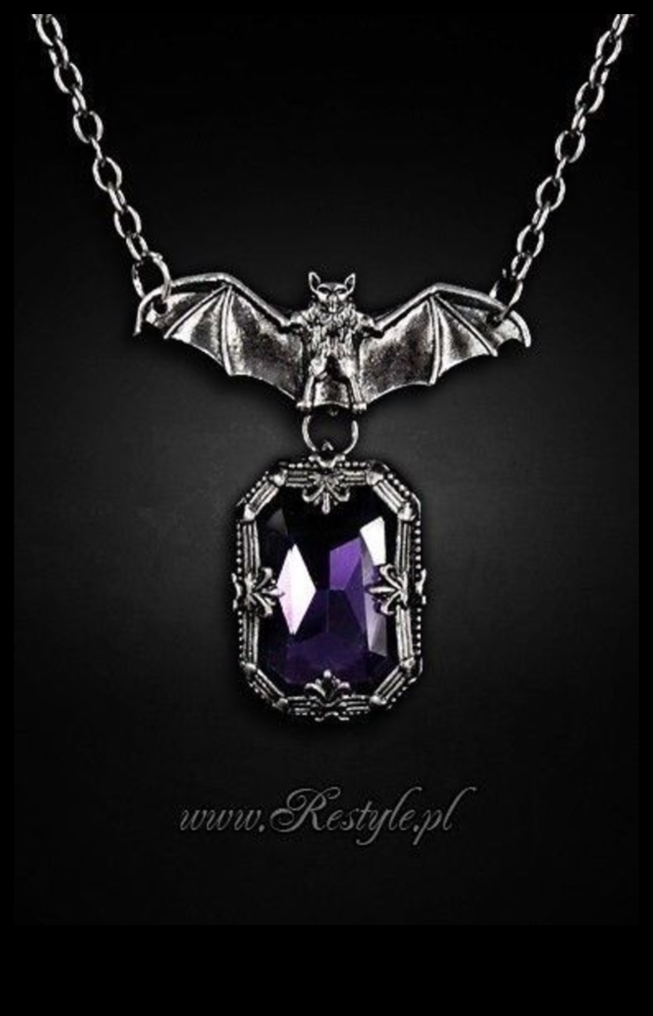 همسات الهاوية: الغوص في لغز المجوهرات القوطية