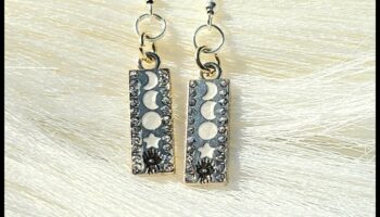 المجرة اللامعة: انطلق في رحلة من التألق مع أقراطنا المجرية