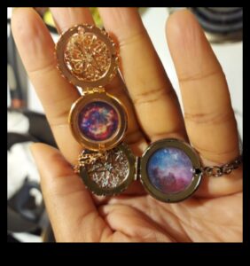 المجرة اللامعة: أضيء حضورك بالمجوهرات النجمية