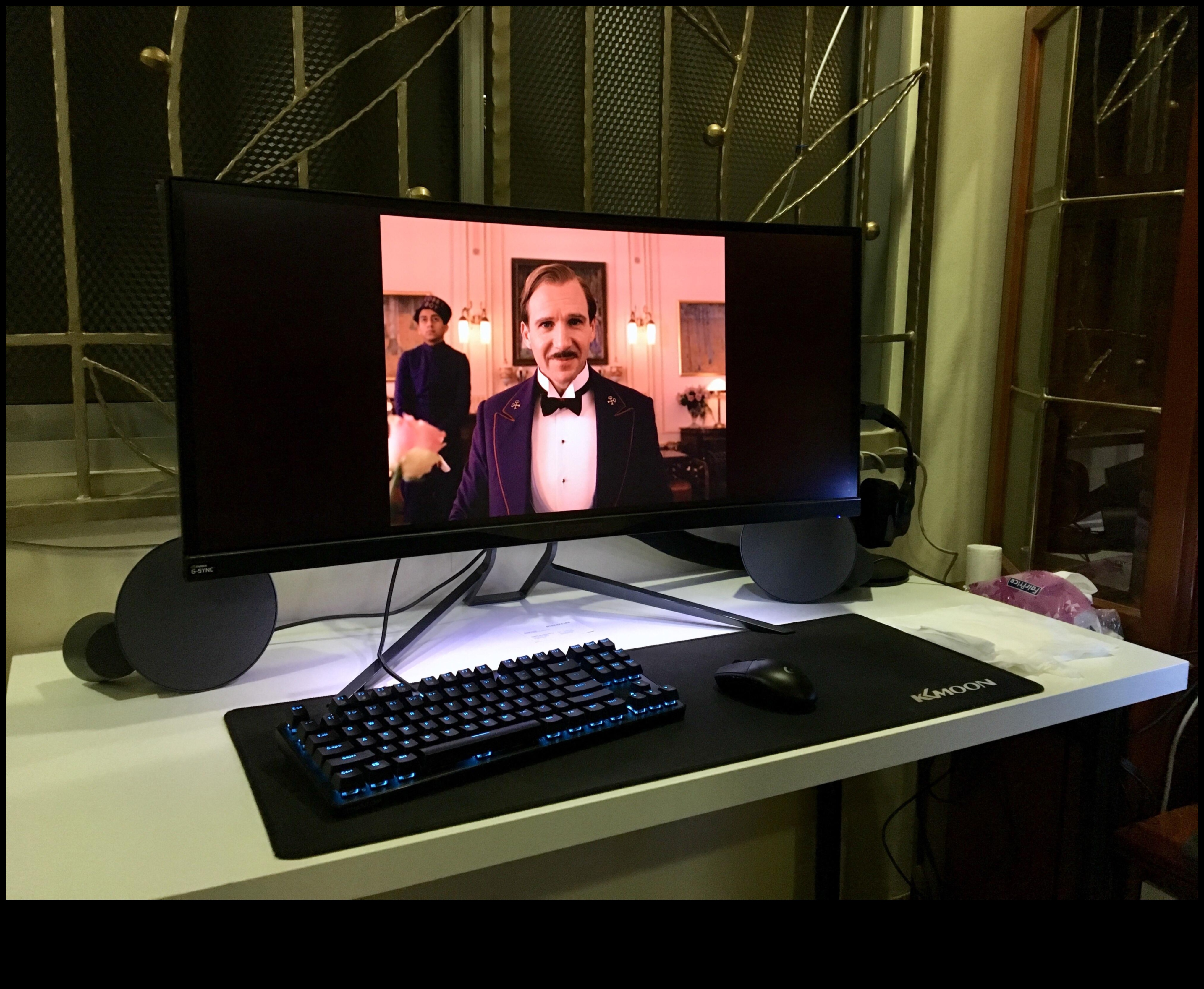 الإحساس السينمائي: الشاشات ذات نسب العرض إلى الارتفاع CinemaScope فائقة الاتساع