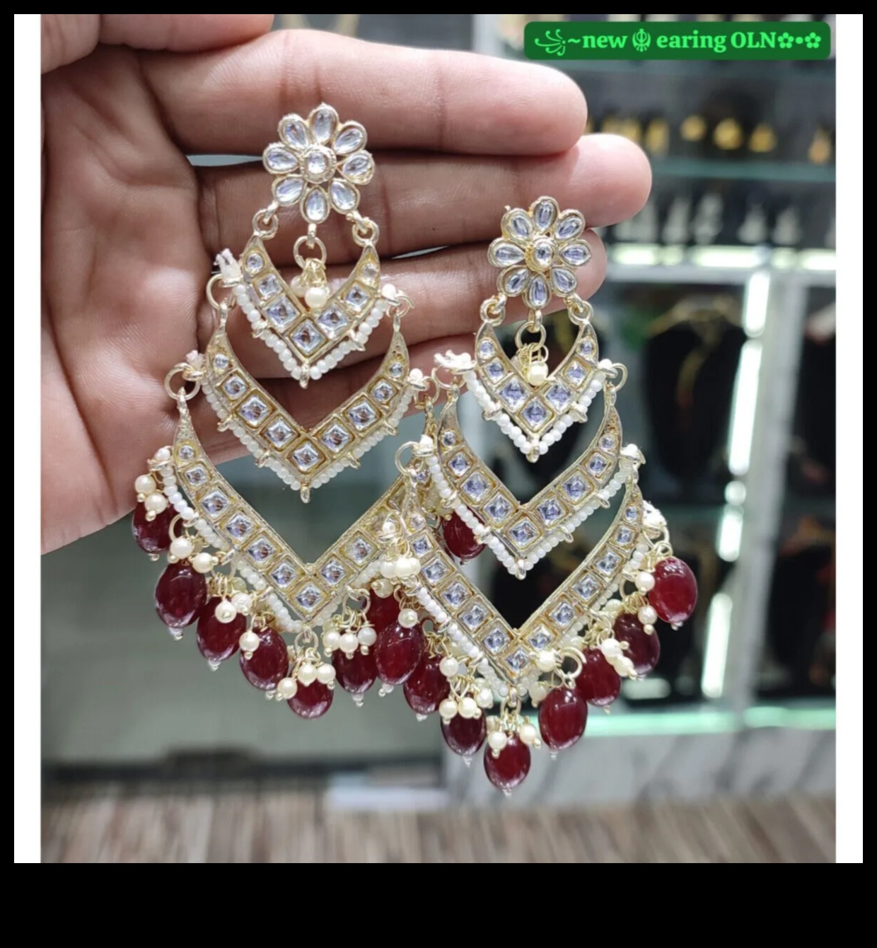 النعمة اللامعة: تزين بإشعاع الذهب الخالص